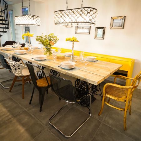 Przestronny salon z pełnym wyposażeniem